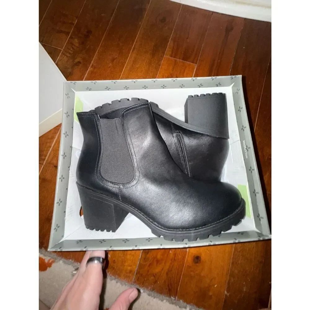 Salt And Stone Black Chunky Heel Chelsea Ankle Boots — image 2 of 8
